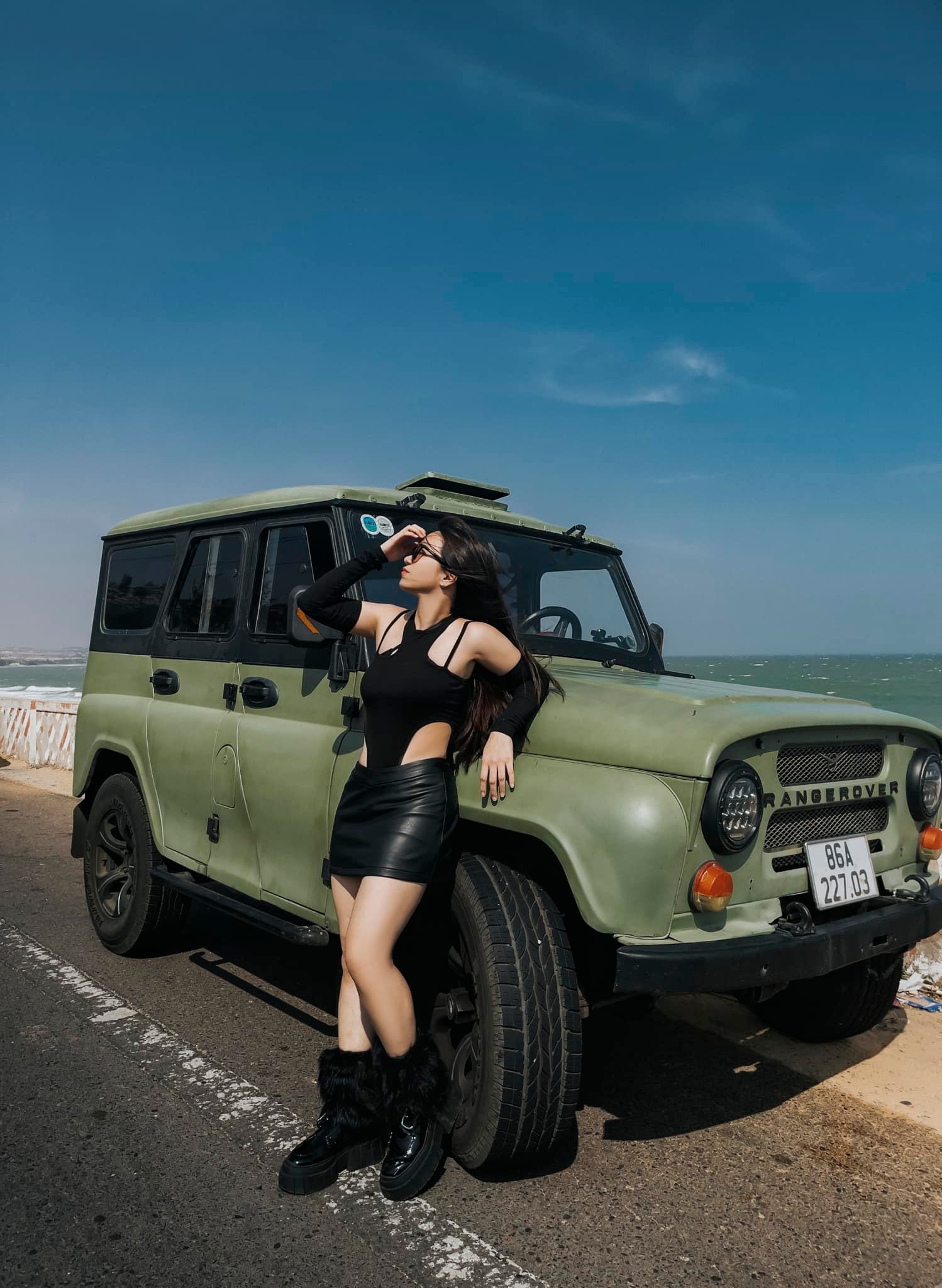 Tour xe jeep bên cung đường biển